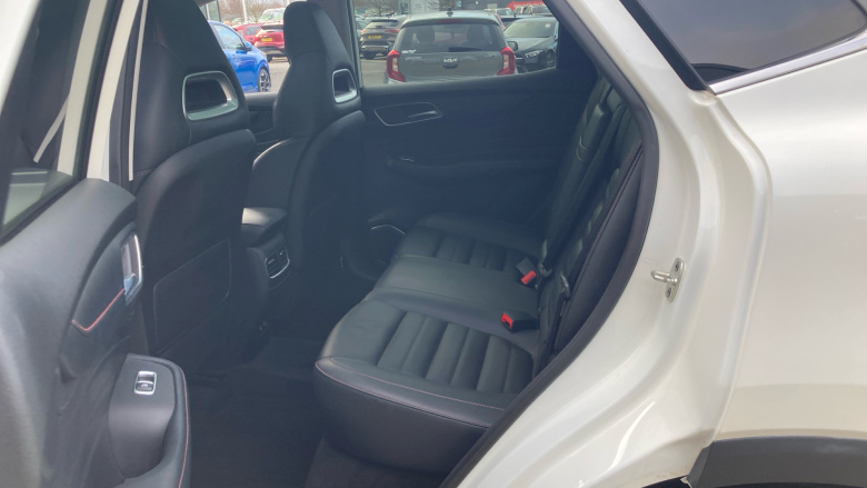 MG Hs 1.5 T-GDI PHEV Exclusive 5dr Auto Hatchback